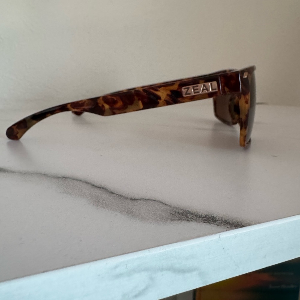 Tortoise Sunglasses - Zeal Polarized Brewer - Picture 3 of 7